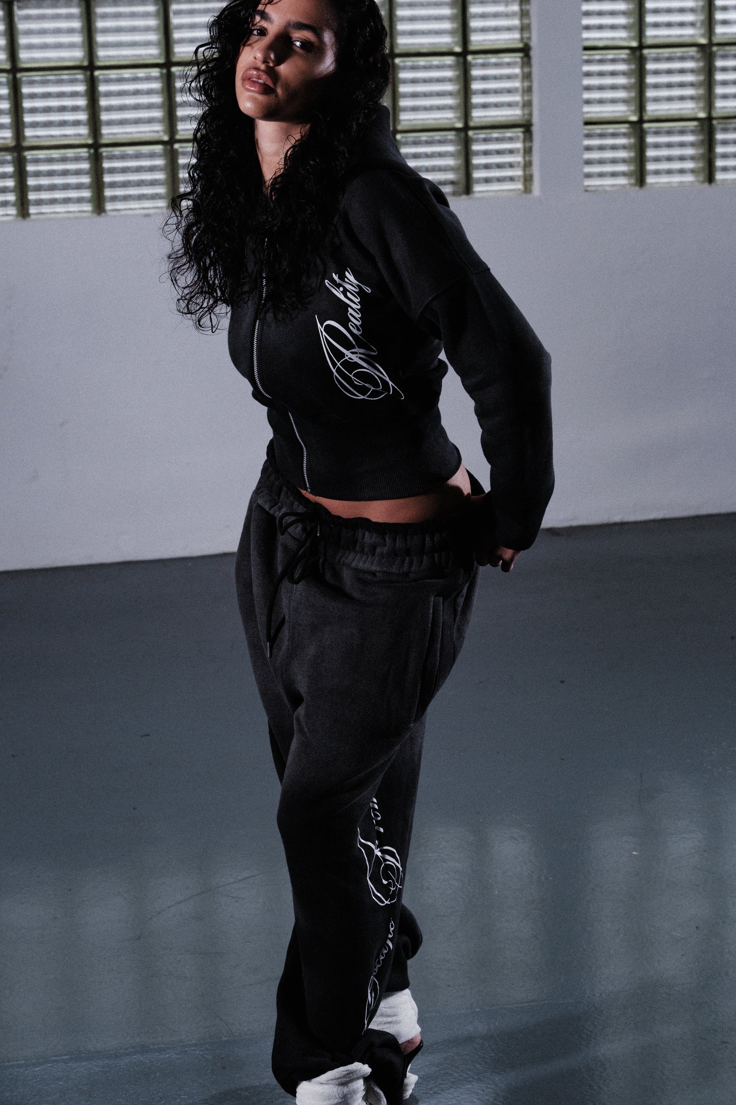 CROPPED ZIP HOODIE