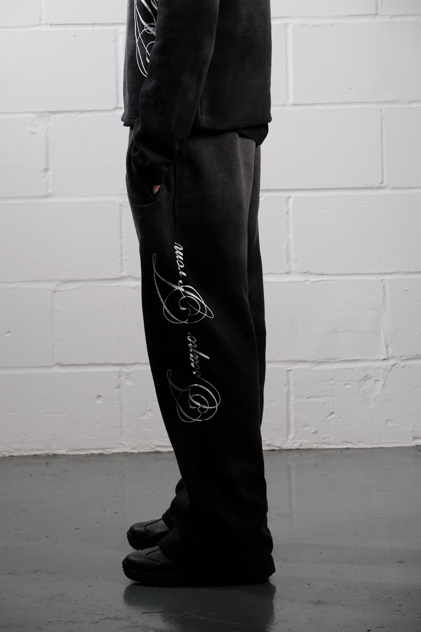 WASHED LOGO JOGGER